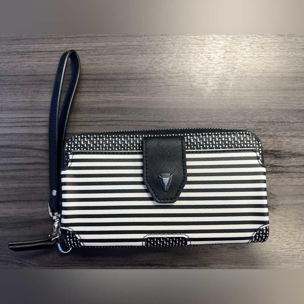 Monochromatic Stella & Dot wallet - Never Used